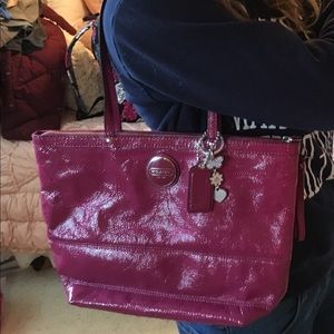 NWOT Coach pink leather shoulder bag with keychain